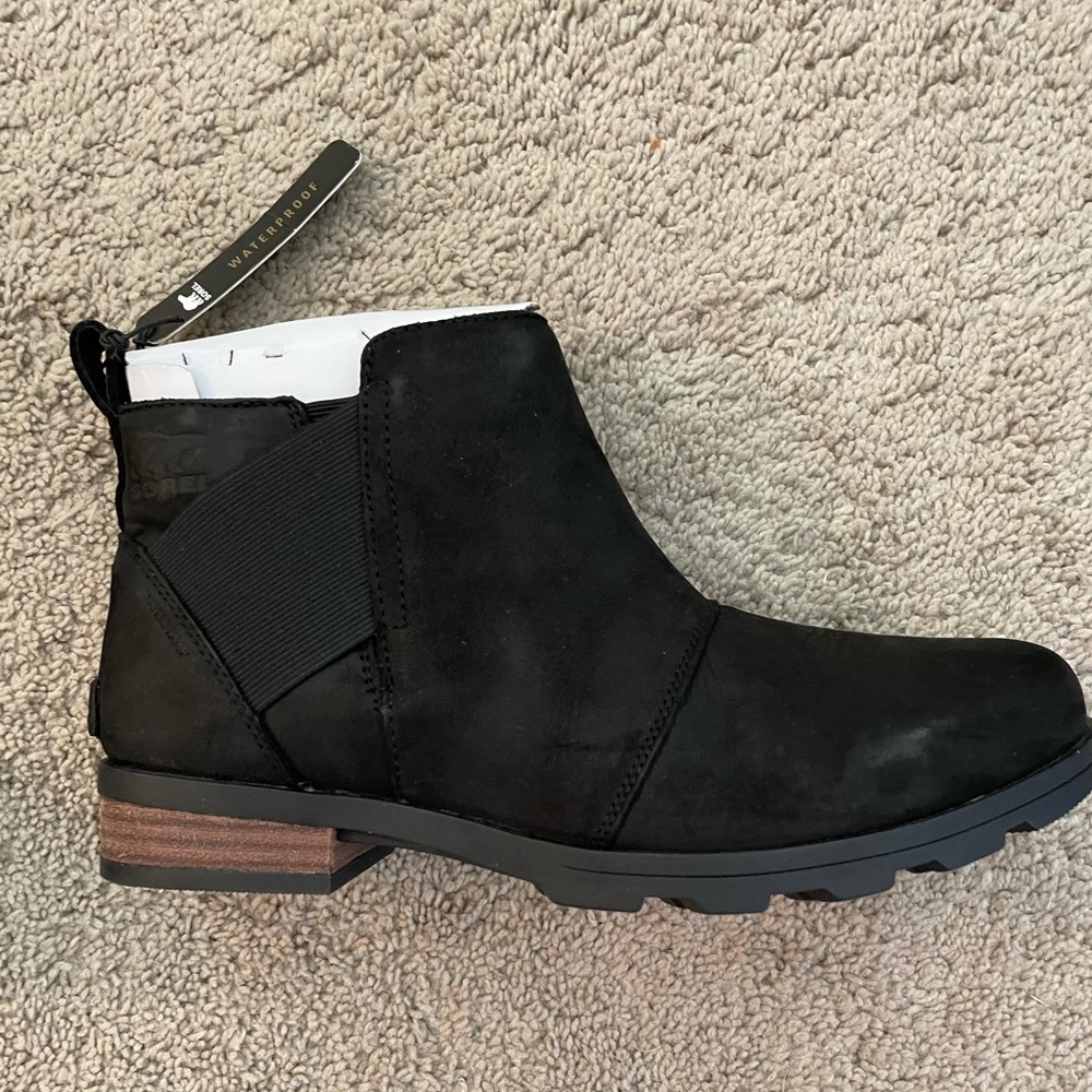 BNIB Sorel Emelie Chelsea Boot Black 10.5